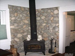 2nd image of 17 Dogwood St