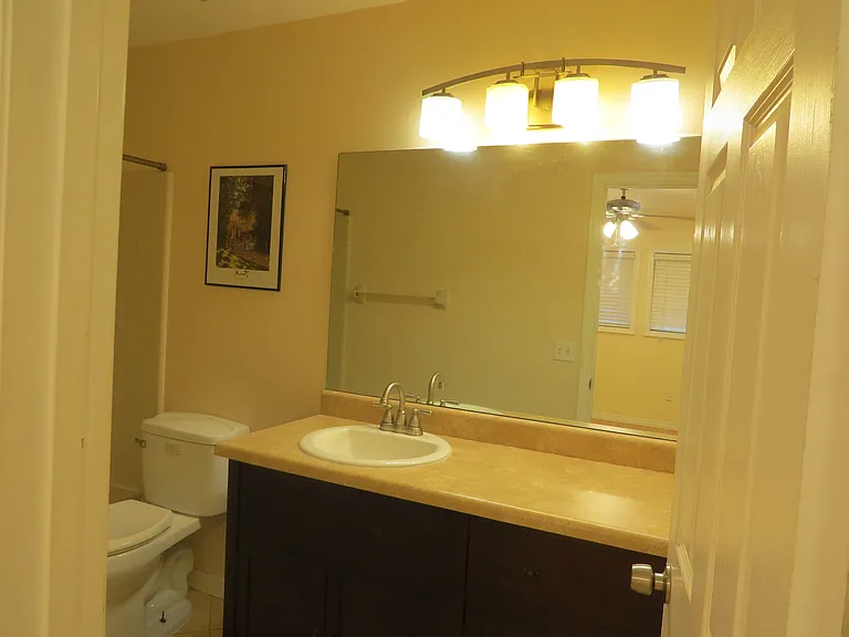 910 SW 56th Ter — Photo 8