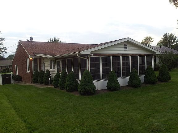 3rd image of 650 Richmond Dr