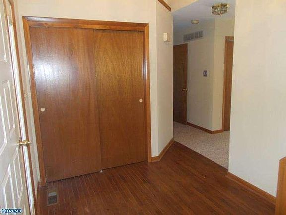 4th image of 65 Yellowwood Dr