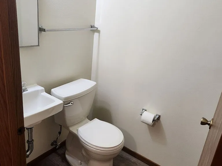 2502 Sessions St — Photo 16