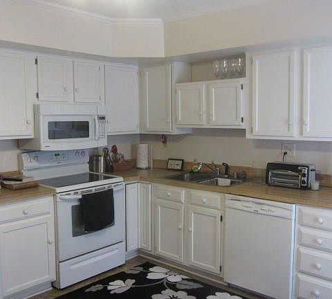 5th image of 3784 Camelot Dr #3792