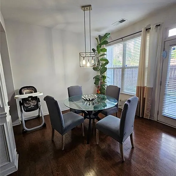 5747 Radford Loop — Photo 8