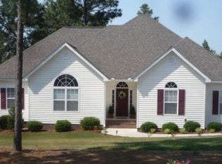 127 Winsford Cir, Seven Lakes, NC 27376