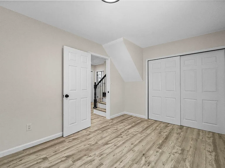728 Glen Rd — Photo 10