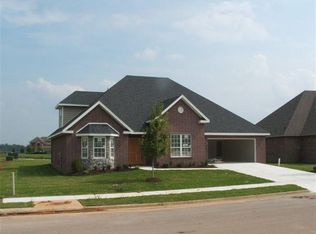 2421 W McKinley Blvd, Rogers, AR 72758