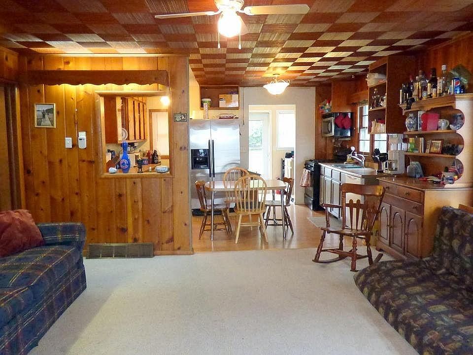 2nd image of 48692 Main St