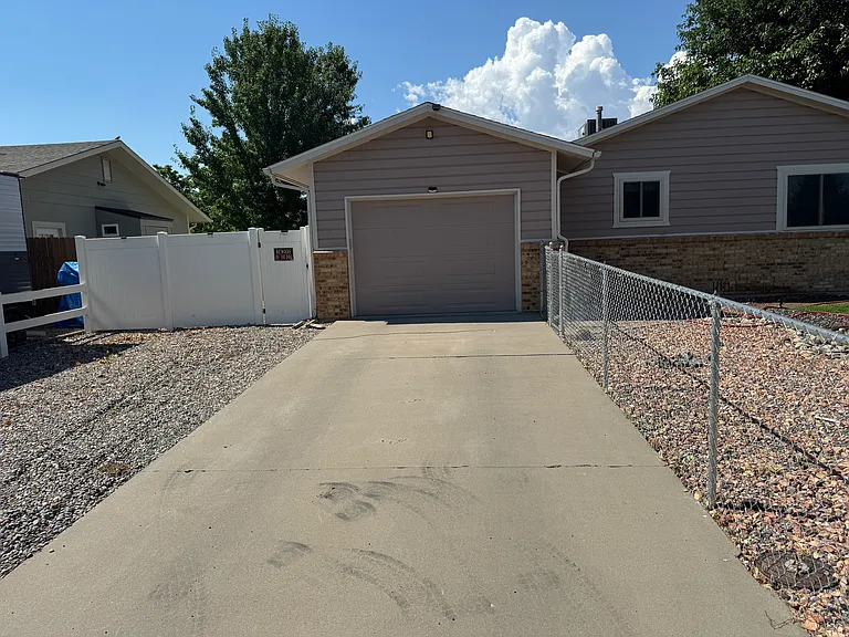 636 Starlight Dr — Photo 7