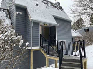 105 Williams Ln #7G, Hartford, VT 05047