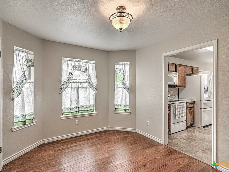 5009 Joseph Dr — Photo 12