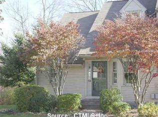 16 Orchard Brook Dr, Wethersfield, CT 06109