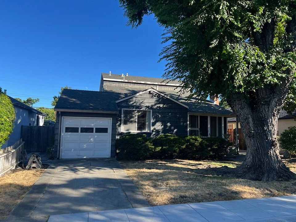 2nd image of 626 Folkstone Ave