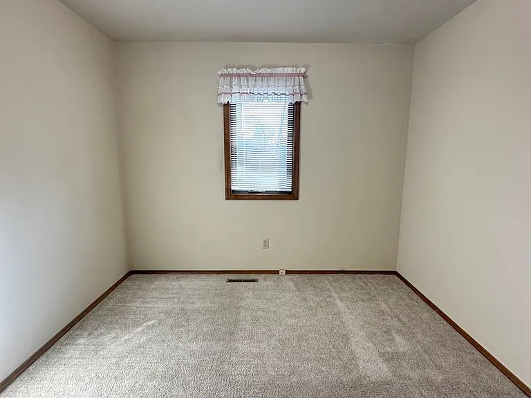 2765 E Verona St — Photo 14
