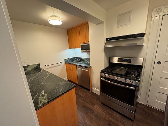 3rd image of 1100 Jackson St #1405