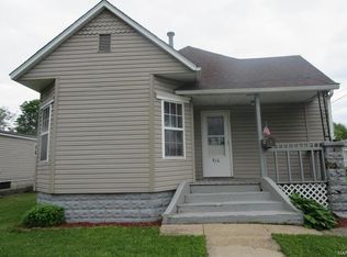 816 N Hibbard St, Staunton, IL