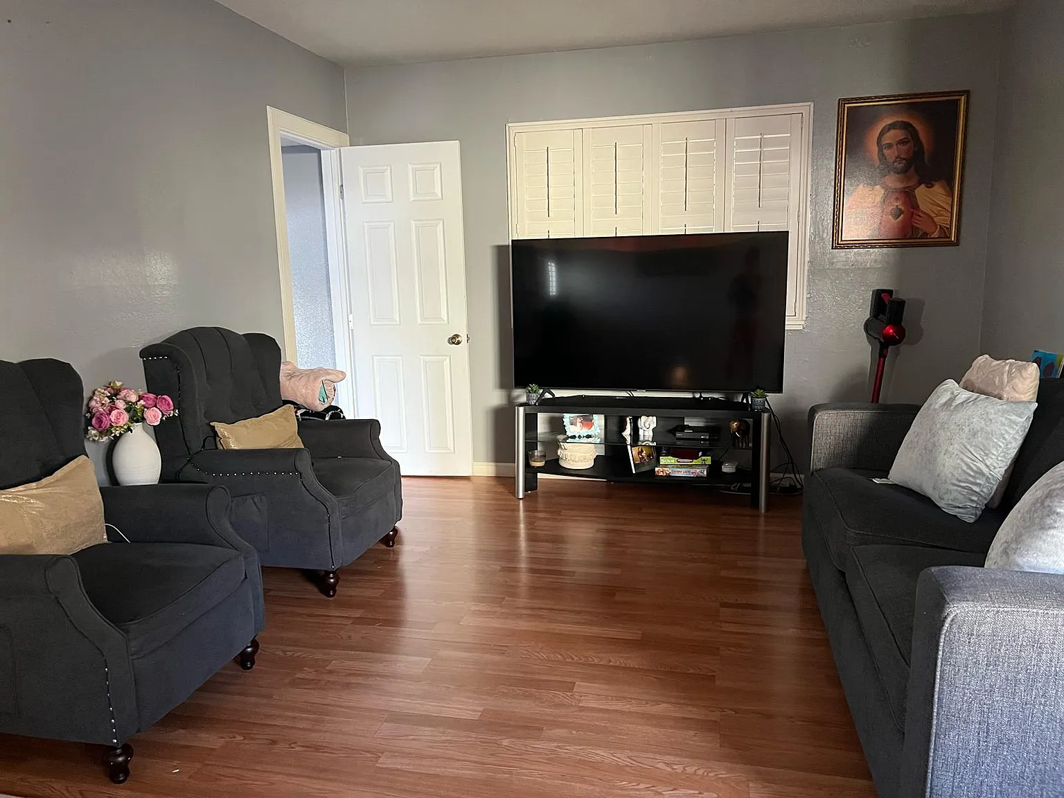 2 bed, 722 sqft, $2,600 — Photo 2