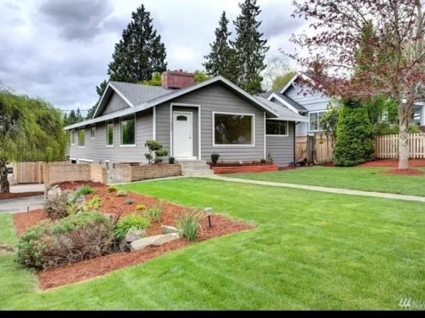 11303 14th Ave NE, Seattle, WA 98125