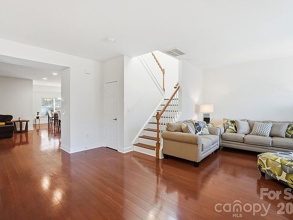 3rd image of 7719 Kuck Rd