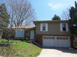 6723 Antioch Rd, Overland Park, KS 66204