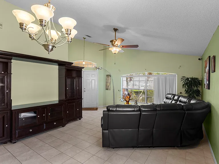 226 Jessamine Dr — Photo 5