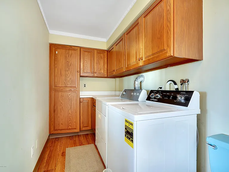19 Ocean Ave — Photo 41