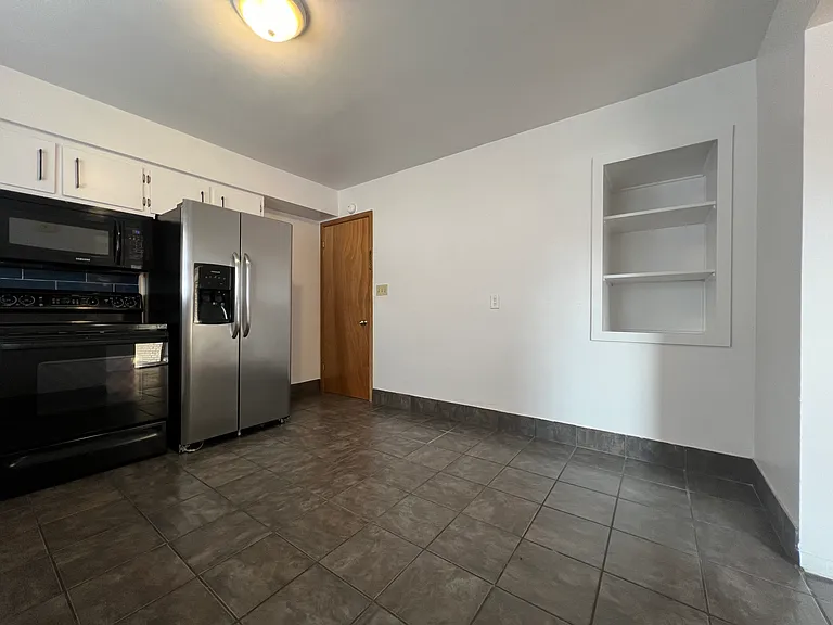 1131 E Elm St #1 — Photo 7