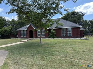 8221 Mountain Dr, Salado, TX 76571