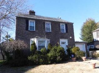 24 Birch Ln, Valley Stream, NY 11581