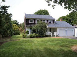 190 Cambon Ave, Saint James, NY 11780