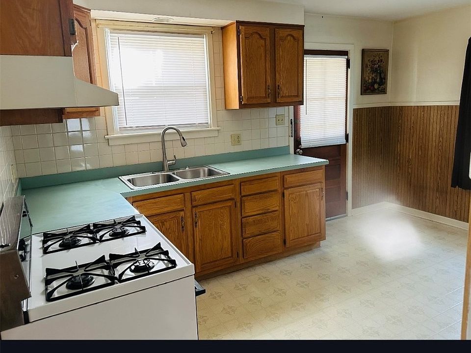 2nd image of 13 Aldrich Ave #1
