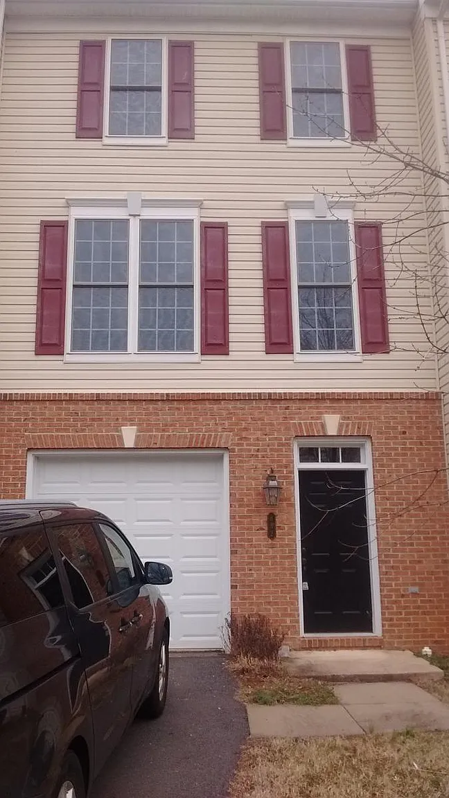 832 Fairview Village Ct photo 1