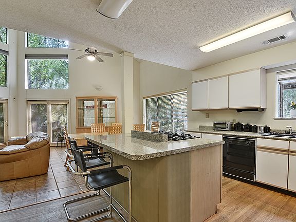 3rd image of 21339 Wilson Rd