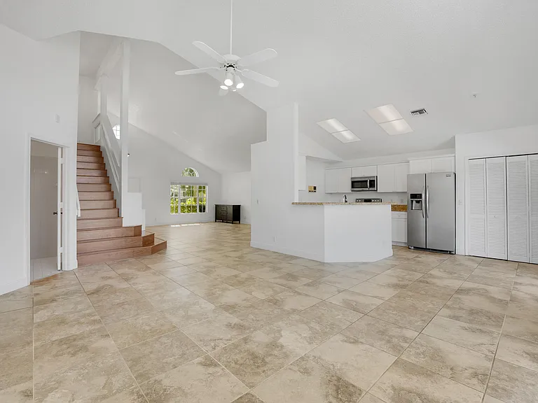 4355 Leicester Ct — Photo 4