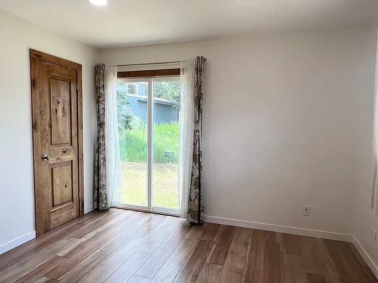 435 Columbine Ave — Photo 10
