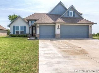 4003 S 15th Pl, Broken Arrow, OK 74011