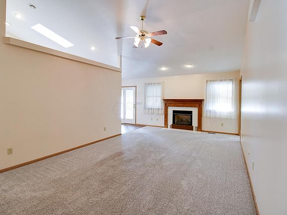 5th image of 885 Villandry Dr