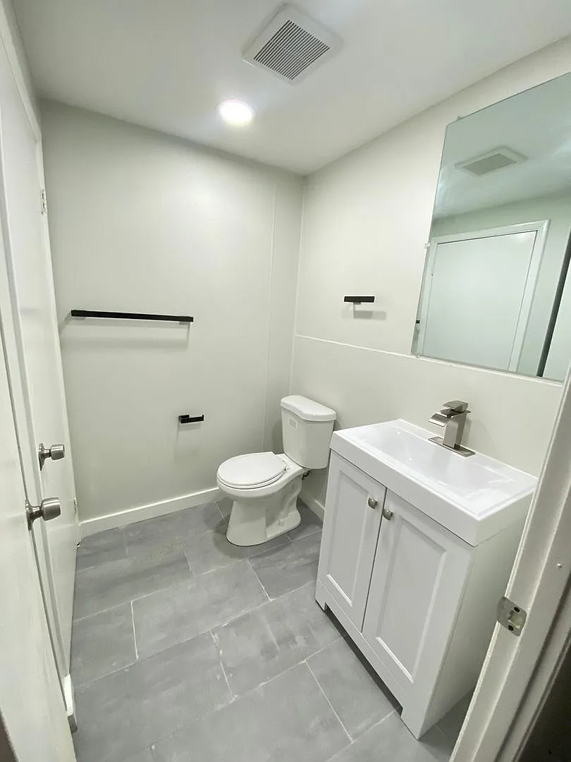 201 Main - Ackerman — Photo 3