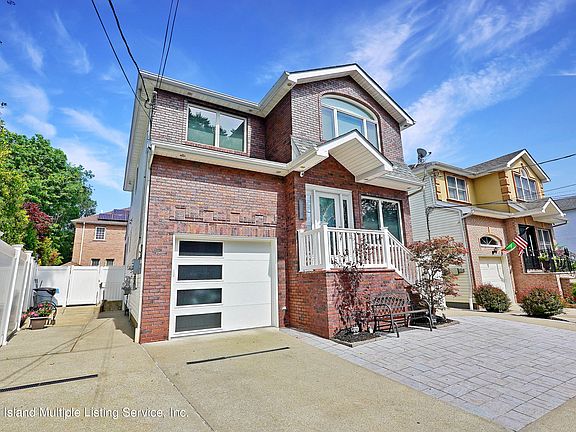 3rd image of 327 Brehaut Ave
