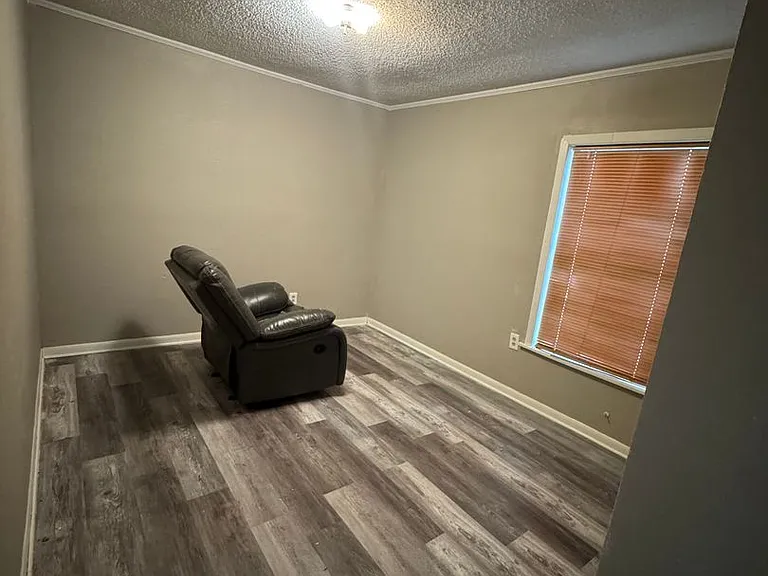 2608 W 8th Ave — Photo 5