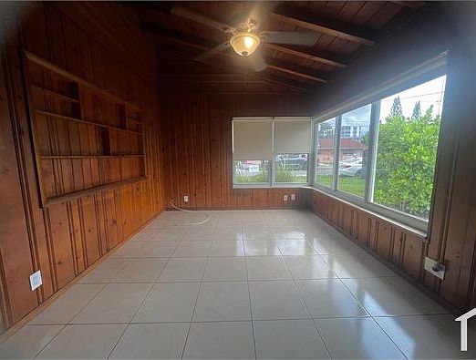 3rd image of 206 SE 10th St #1