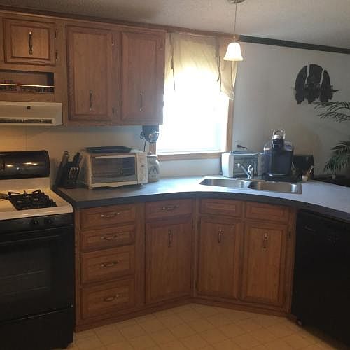 2nd image of 321 Ashford Ln