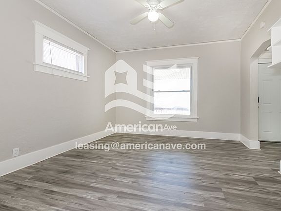 1391078_003_wm_-_living_room_13589038.jpg