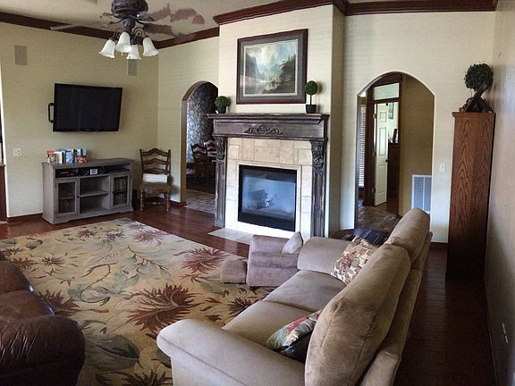 4th image of 3200 SW 130th St