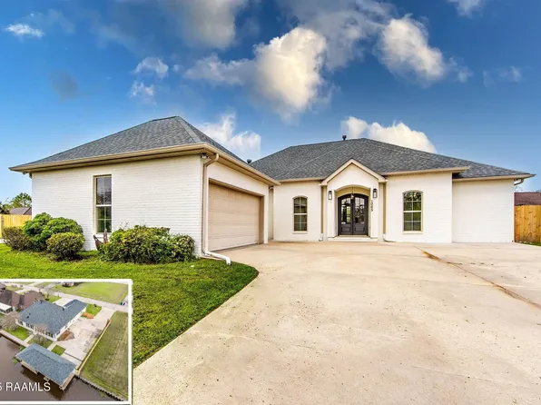 1065 Oak Harbor Dr, Morgan City, LA 70380