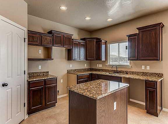 5th image of 6016 Ginger Park St