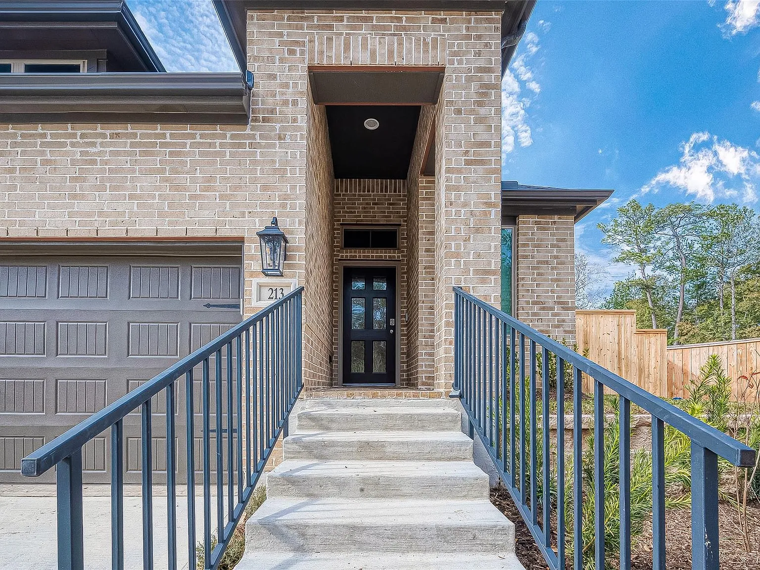 3 bed, 2.0 bath, 1722 sqft, $2,700 — Photo 3