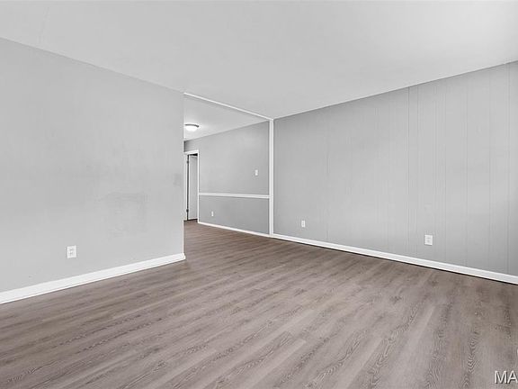 2nd image of 1167 Price St