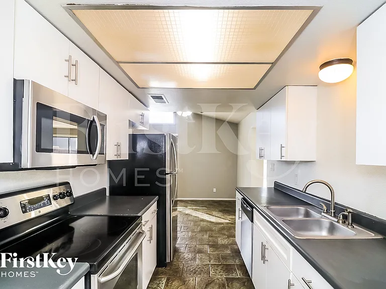 3320 S Margo Dr — Photo 8