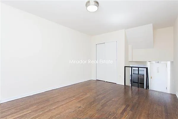 Rented by Mirador Real Estate | media 7