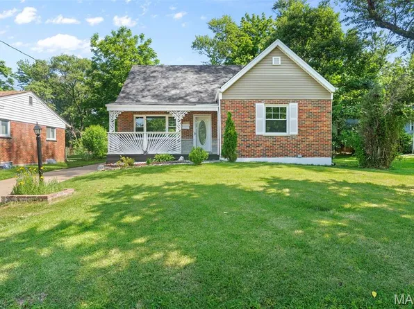 8913 Rosemore Pl, Saint Louis, MO 63114